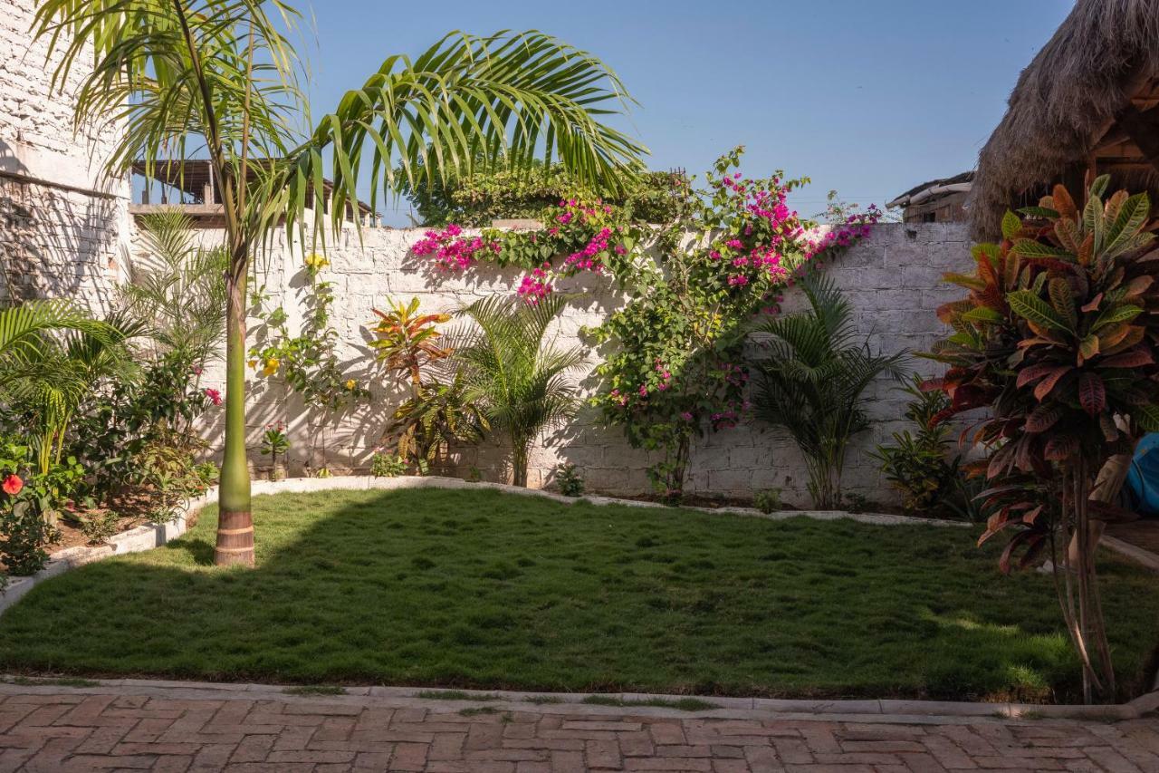 Haus Quentin Hotel Puerto Lopez Exterior photo